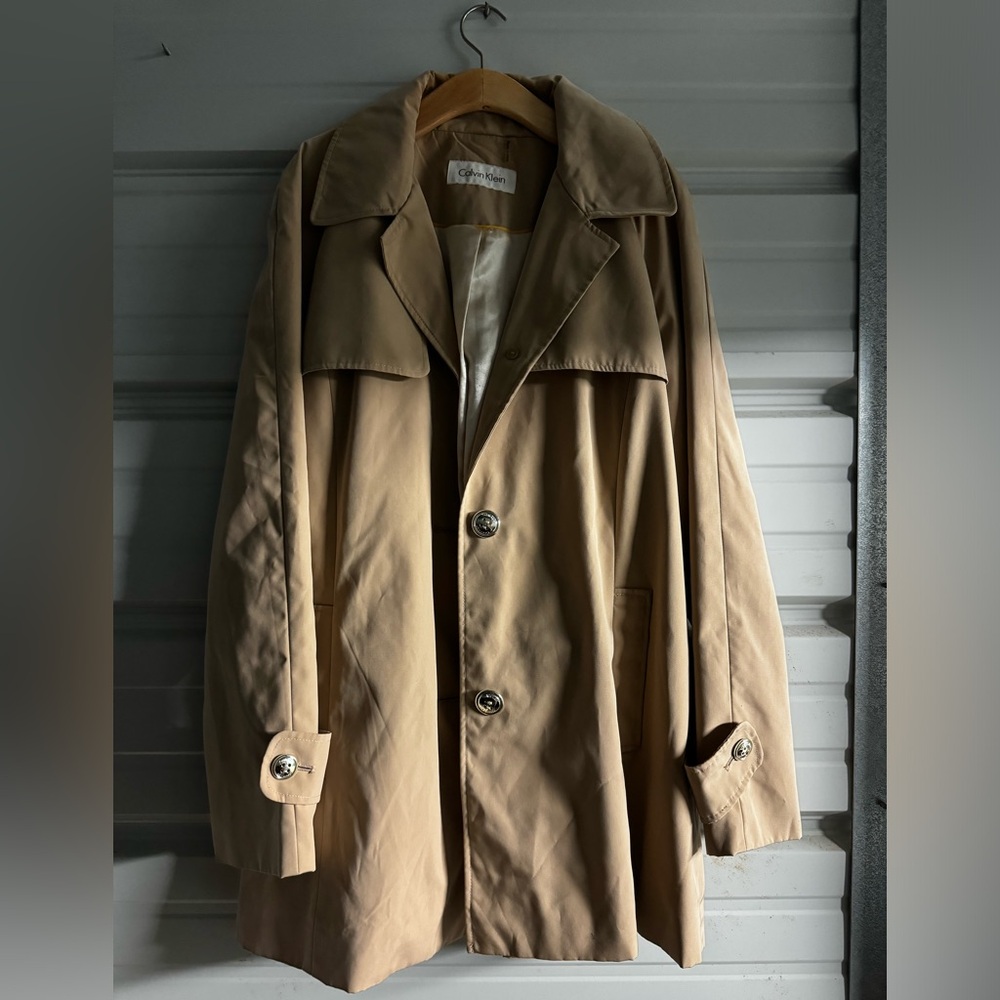 Women’s Calvin Klein Swing Rain Jacket- Excellent Used Condition